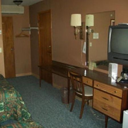 Cameron Black Bear Motel الغرفة الصورة
